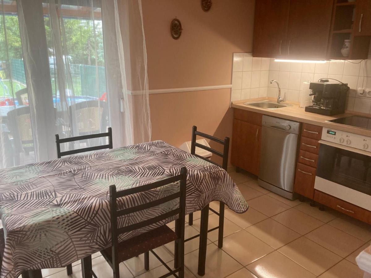 Appartement Matyas Apartman à Balatonlelle Extérieur photo